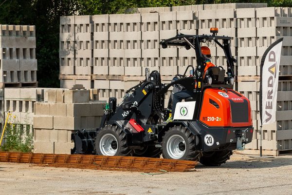 Chargeuse sur pneus Kubota Rt210e caractéristiques