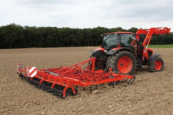 Outils de travail du sol Kubota TH3000F